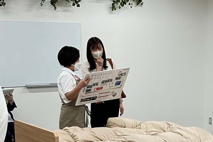 実技試験（掛け寝具）実施の様子