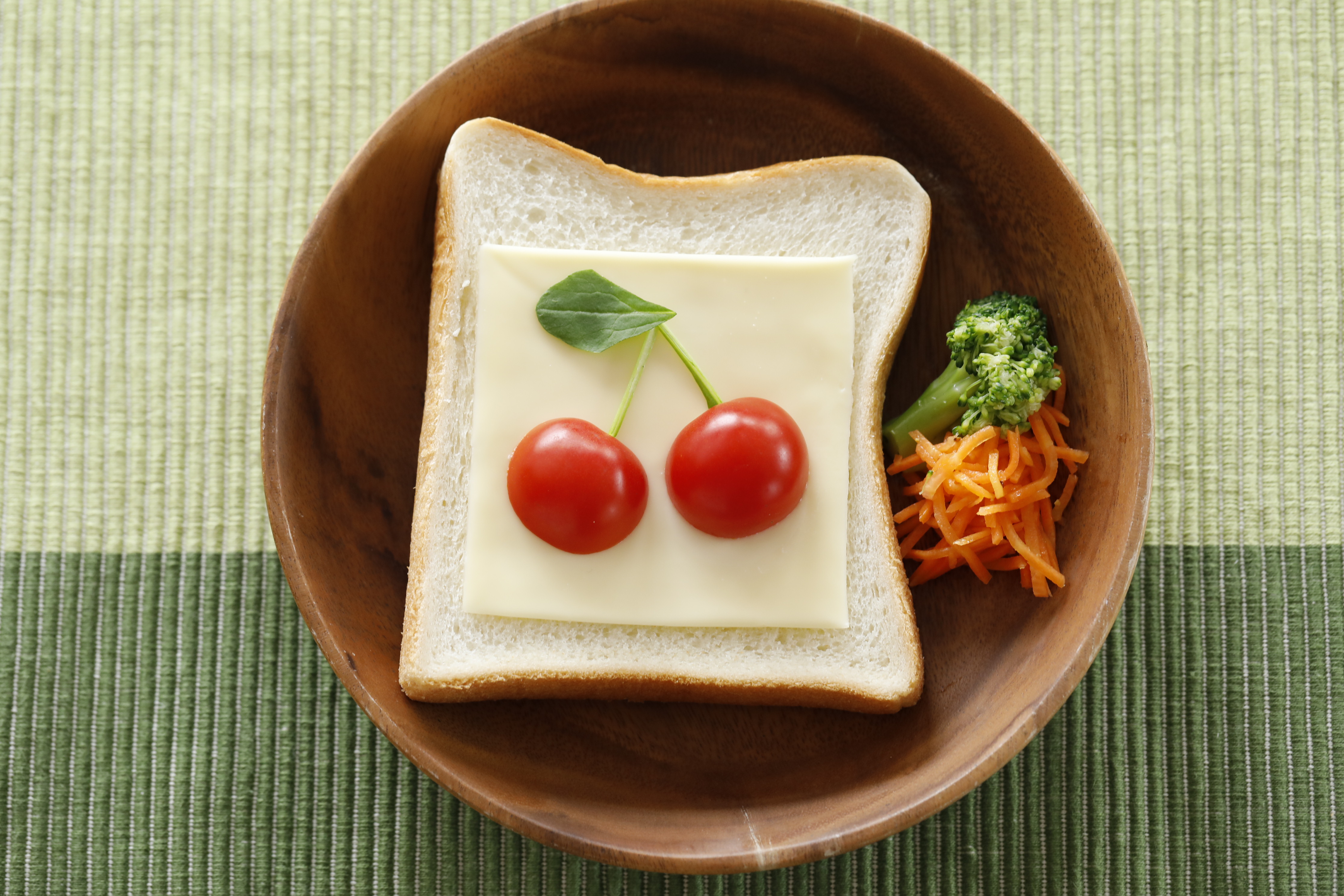 春をさきどり！「さくらんぼトースト」


