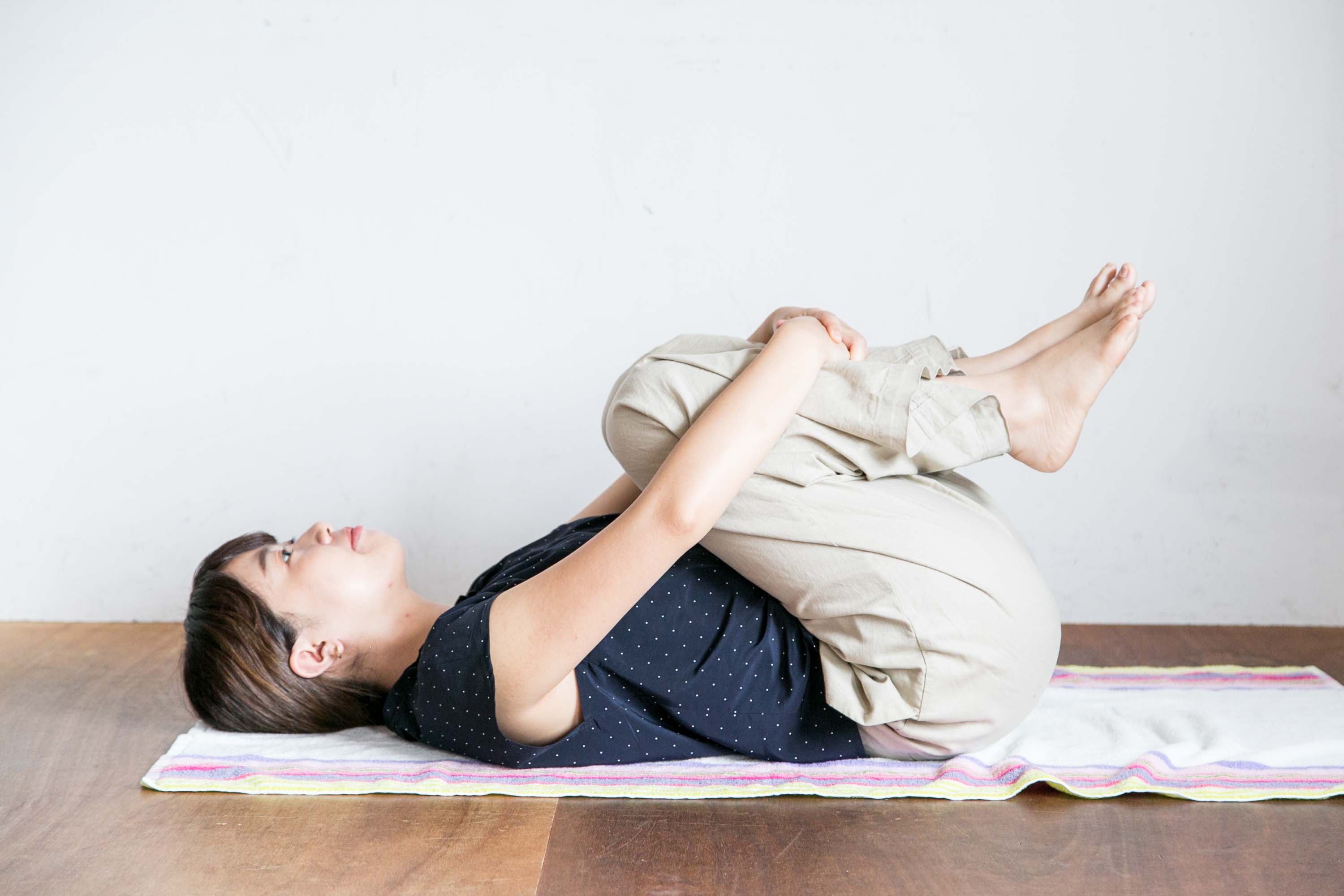 自ずと快眠もついてくる 寝違えと腰の痛みに効くセルフ整体術 眠りのレシピ ふとんなどの寝具なら西川公式サイト