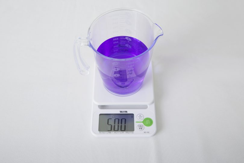 500mlの水を用意する