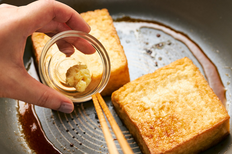 しょうゆ・酒・みりん・砂糖・味の素・生姜を入れて、煮詰めたらできあがり