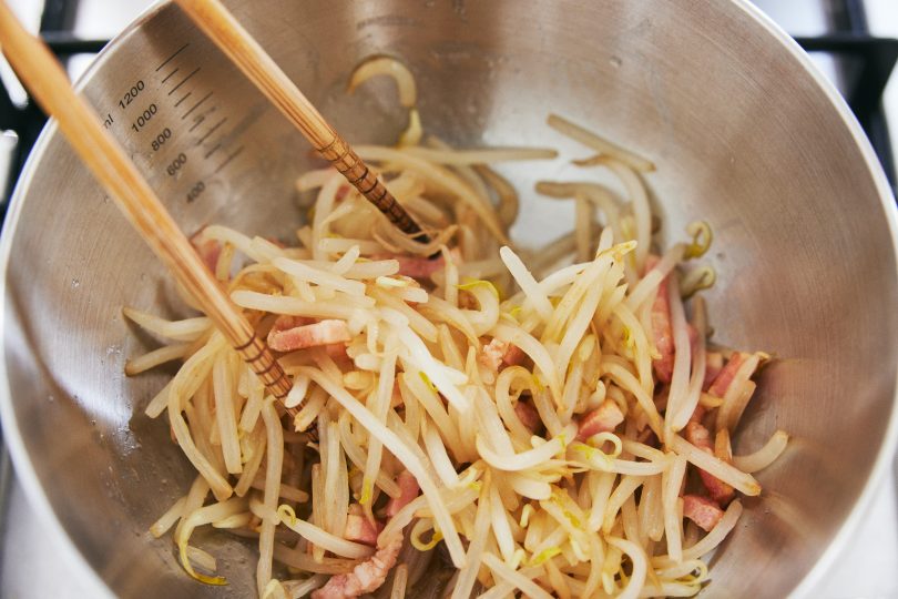 炒めたものをボールにあける。