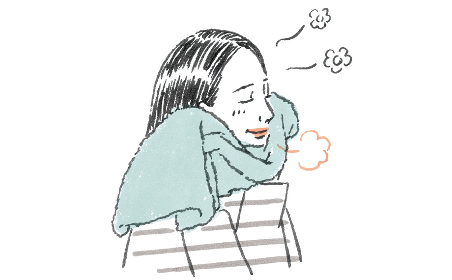 お肌の血行不良はくすみの原因に。ホットタオルで顔を温めることで肌ツヤやくすみ解消に効果的です。