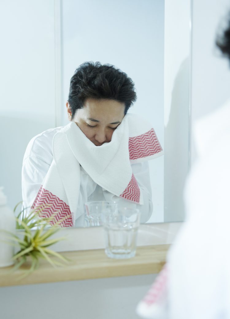 摩擦を起こしづらいタオルの正しい使い方で、シミや炎症予防を!