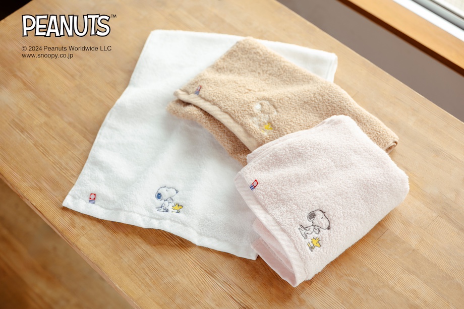 かるわたとPEANUTSコラボのフェイスタオル