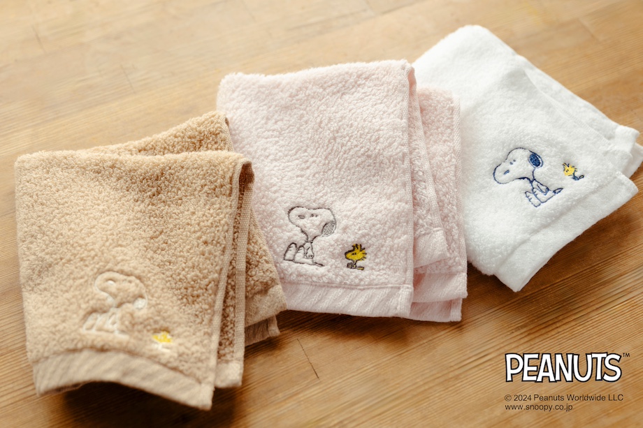 かるわたとPEANUTSコラボのフェイスタオル