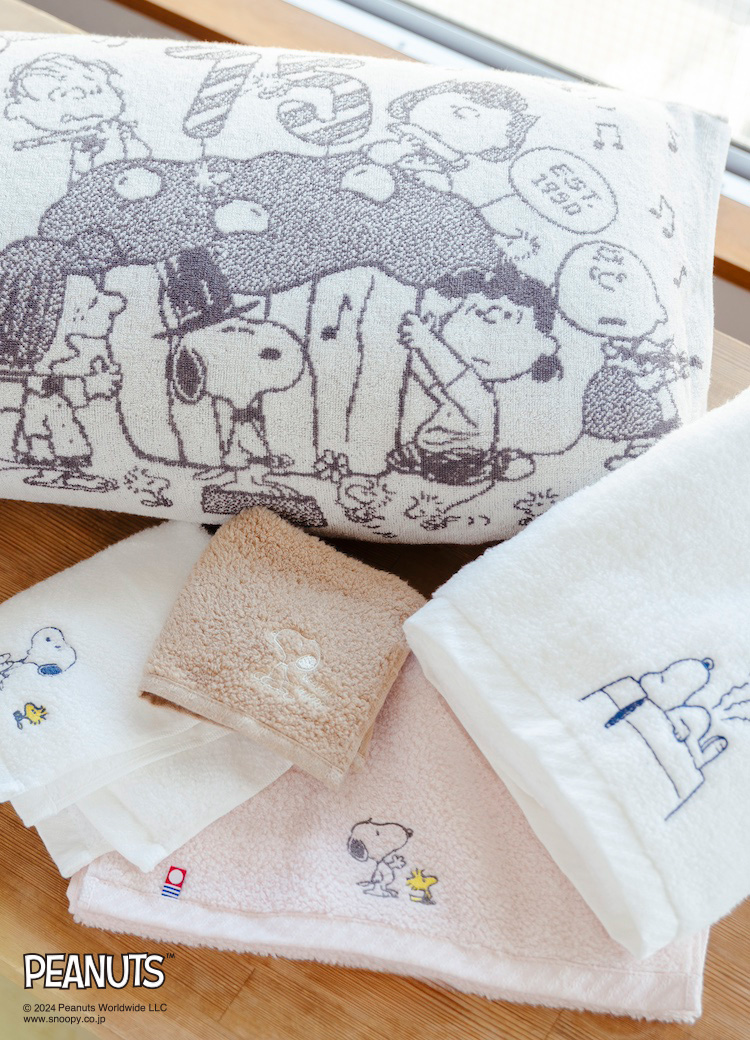 スヌーピーのふわふわタオル&ピローケースが登場!クリスマスプレゼントにも