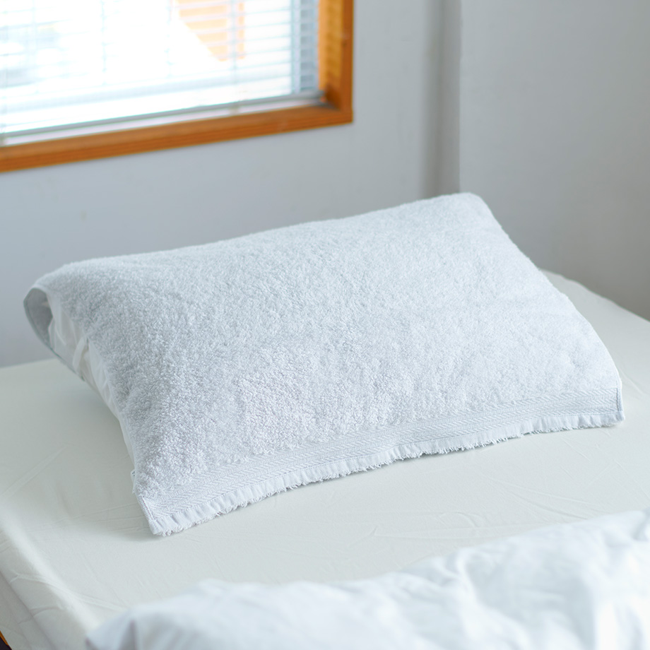 「自分好みのやわらかさ」を選べる、タオル生地の枕カバーが新登場！　＜しあわせのピロータオル＞にこめられた想い