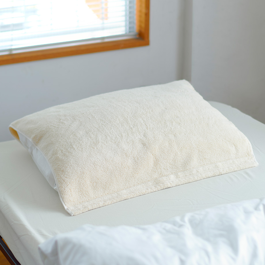 「自分好みのやわらかさ」を選べる、タオル生地の枕カバーが新登場！　＜しあわせのピロータオル＞にこめられた想い