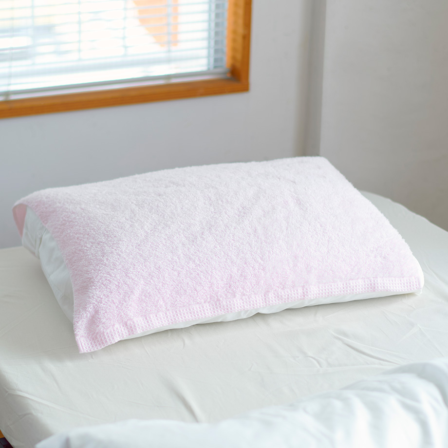 「自分好みのやわらかさ」を選べる、タオル生地の枕カバーが新登場！　＜しあわせのピロータオル＞にこめられた想い