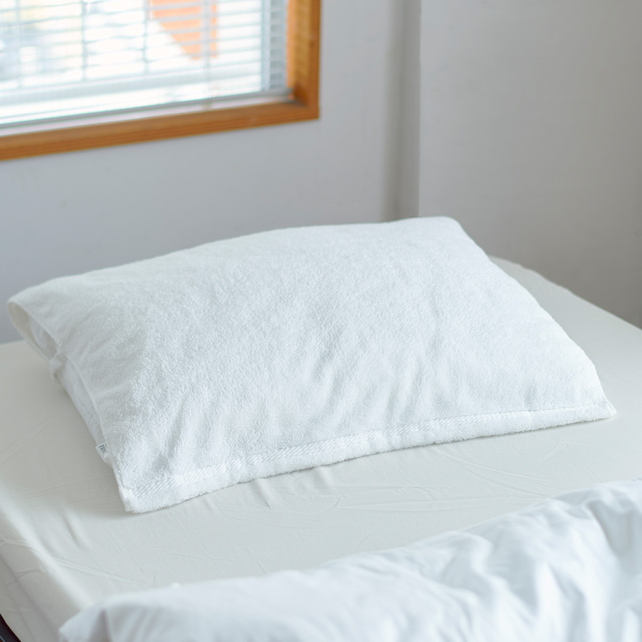 「自分好みのやわらかさ」を選べる、タオル生地の枕カバーが新登場！　＜しあわせのピロータオル＞にこめられた想い