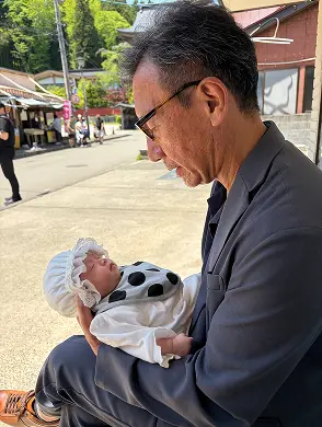 特別賞 にゃこさん『お宮参りは爆睡』