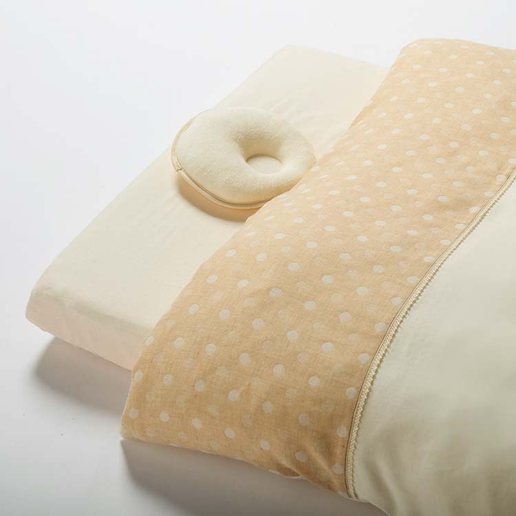 FE2652 合繊カバーリング式7点組みふとん 掛けふとん(厚手・薄手)95×120cm　整圧敷きふとん70×120cm厚さ約6cm　掛けふとんカバー102×128cm　固わた敷きふとん用シーツ70×120cm用(整圧敷きふとん対応可)　防水パッド70×120cm　ドーナツ®枕 約21×21cm(新生児~3ヶ月用)：ベビー・ジュニア