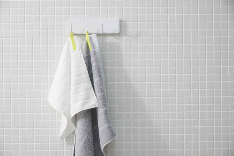 <HAREYAKA TOWEL>