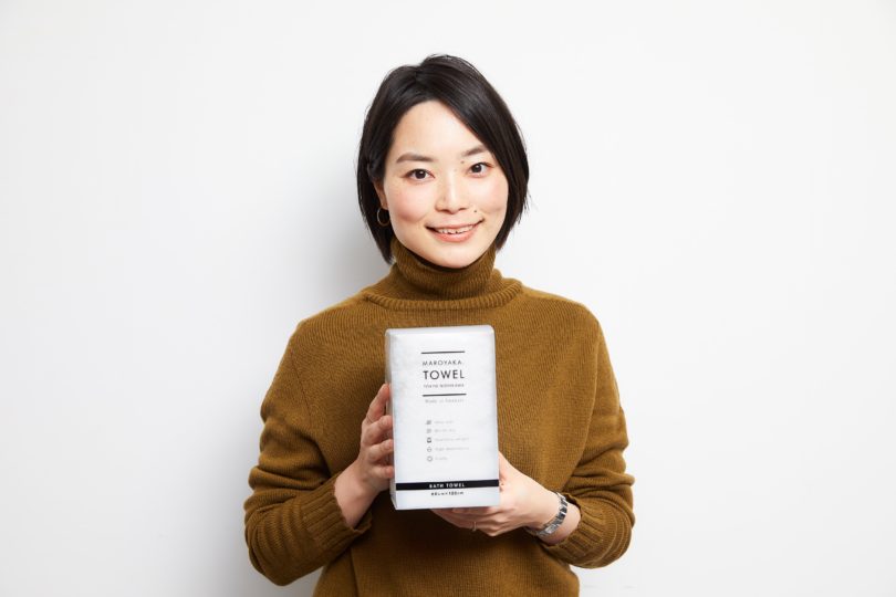 ふかふかの<MAROYAKA TOWEL>は、プレゼントにもぴったり