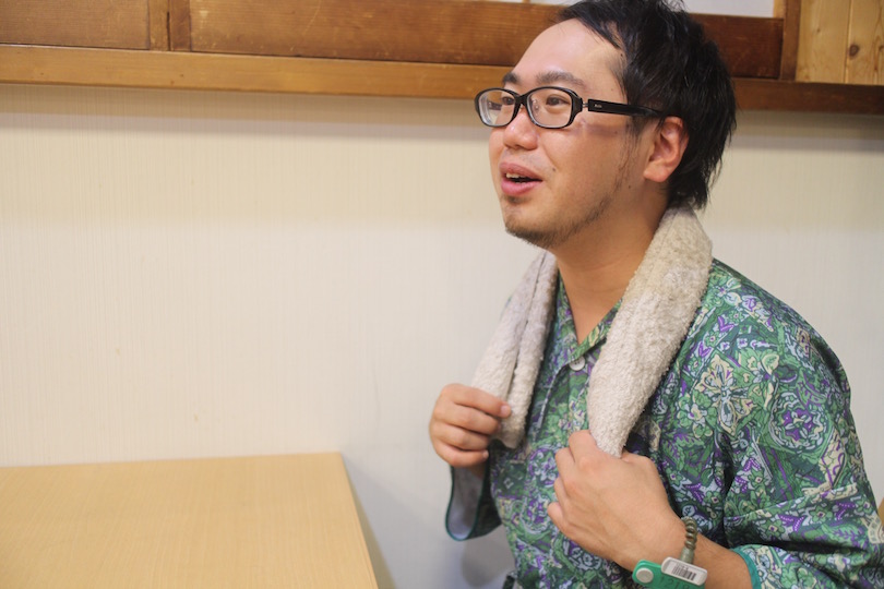 ベーシックな色使いの<MAROYAKA TOWEL>