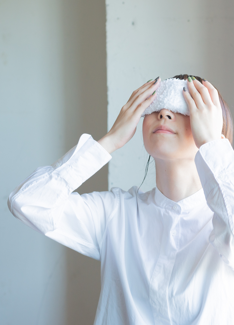 「なんだか調子いいかも…？」蒸しタオルで目と耳を温める