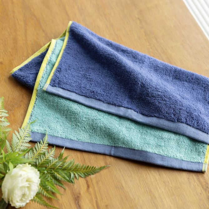 決め手は“蒸しタオル”と“冷タオル”。手軽にできる目元専門サロン仕込みのクマ解消法