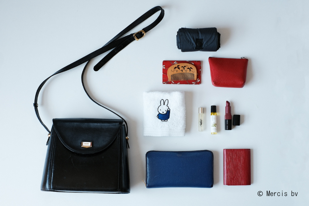 【What’s in My Bag】ママ、美容家、スタイリスト、人気インフルエンサーの愛用品&タオルをチ ェック