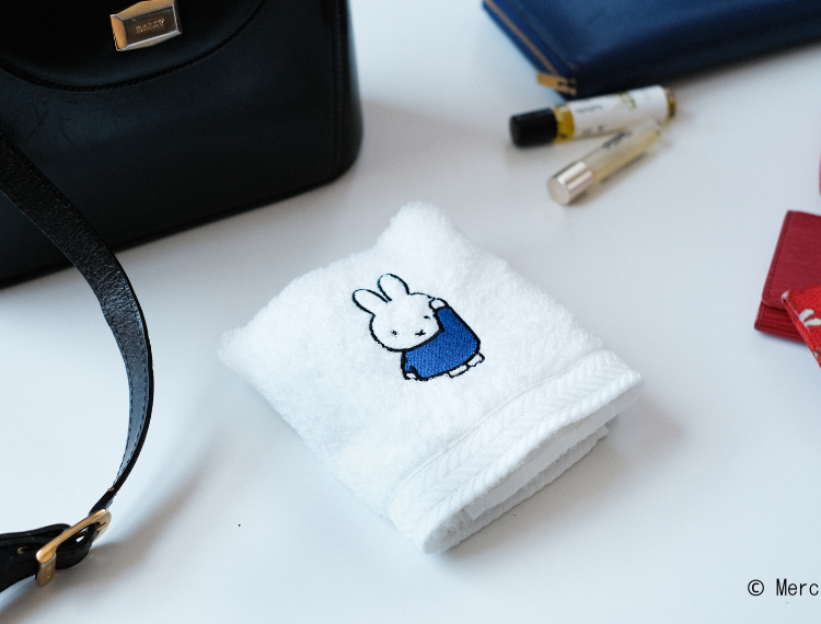 【What’s in My Bag】ママ、美容家、スタイリスト、人気インフルエンサーの愛用品&タオルをチ ェック