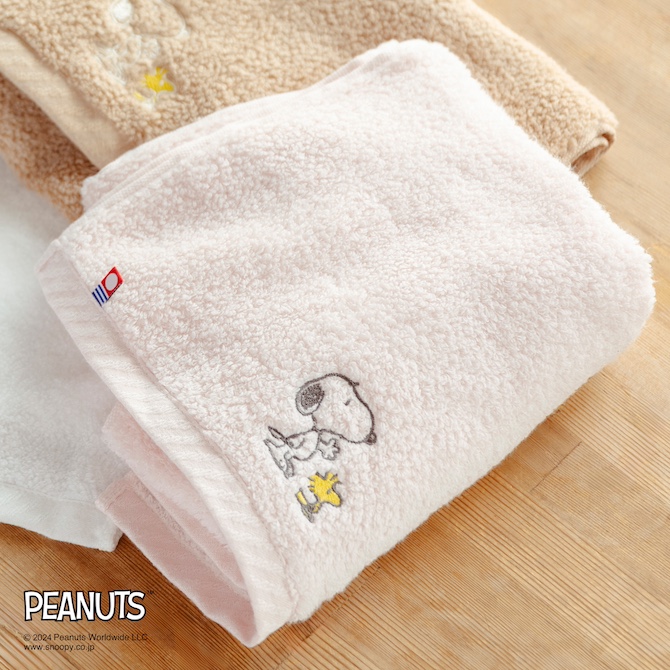 スヌーピーのふわふわタオル＆ピローケースが登場！クリスマスプレゼントにも