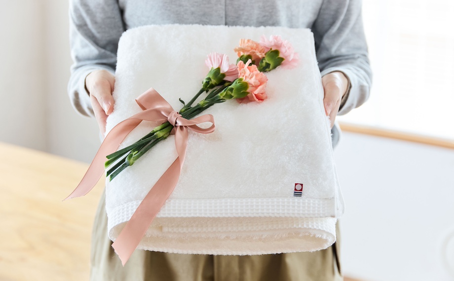 母の日ギフトに何を贈る？30代〜年代別で選ぶ「もらって嬉しい」nishikawaタオル特集
